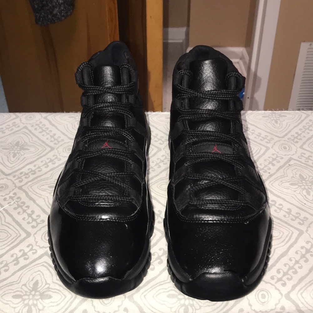 Air Jordan 11 “72-10 BLACKOUT”